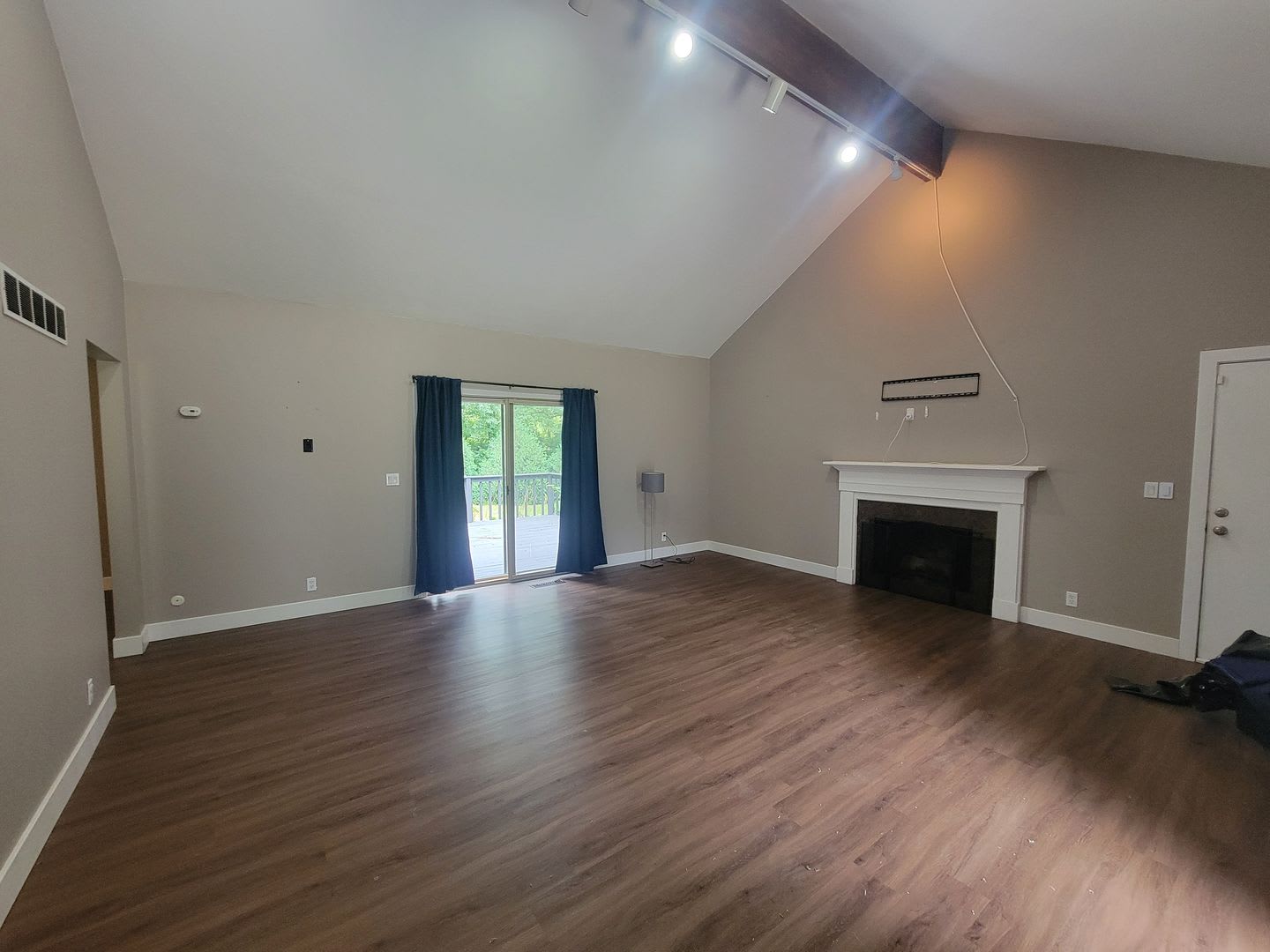 4 Bedroom/3 Bath -Great Layout! Grand Prairie Shopping! – photo 4