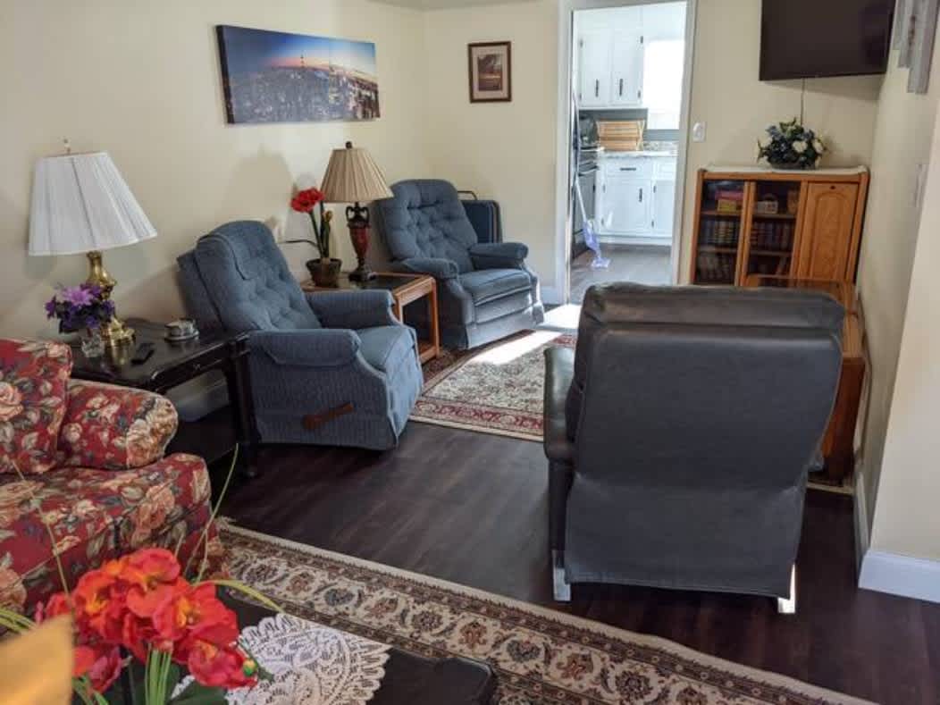 9003 Mahogany Row Southeast B – photo 2