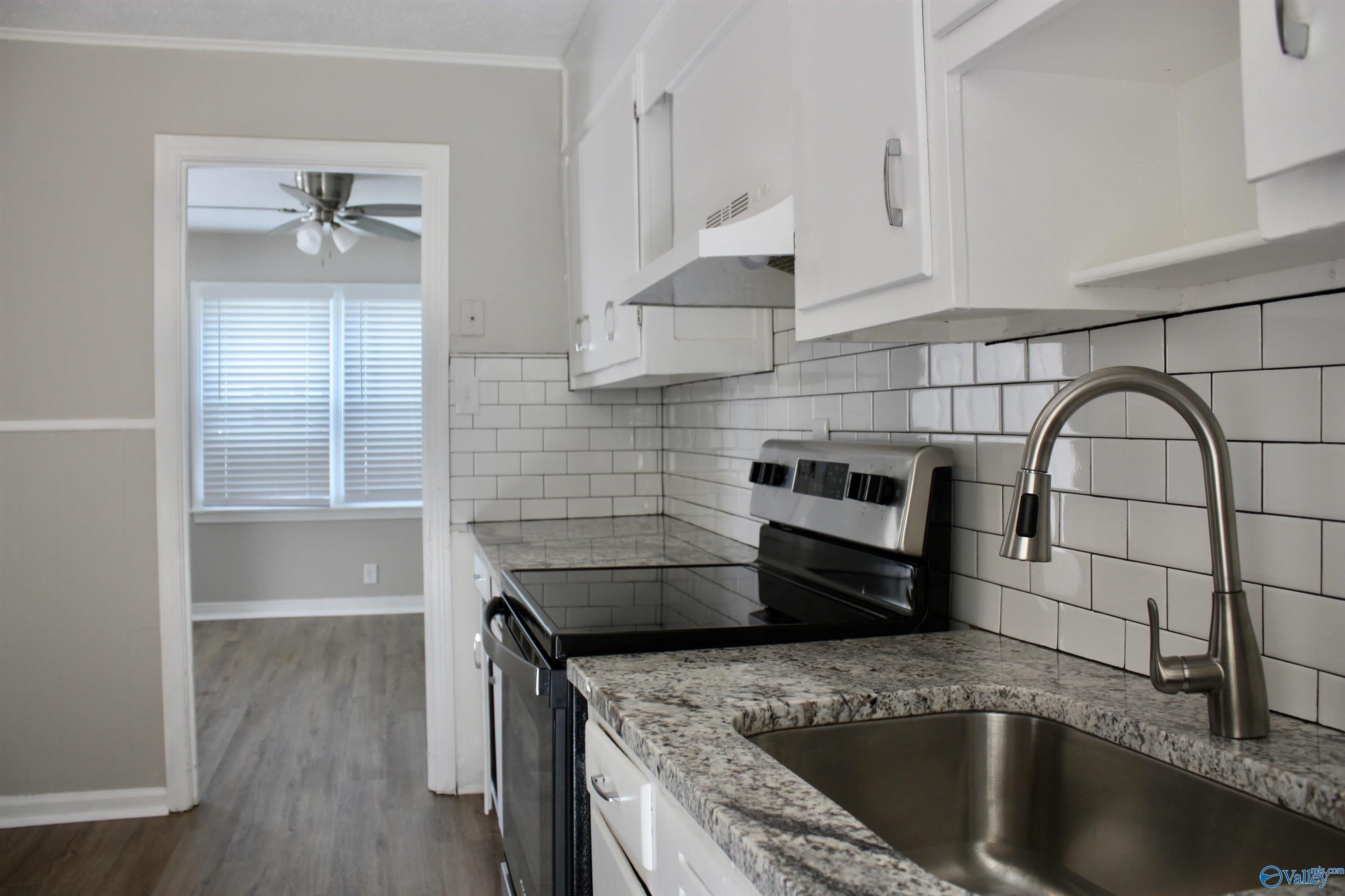 1017 Crestline Road Nw – photo 3