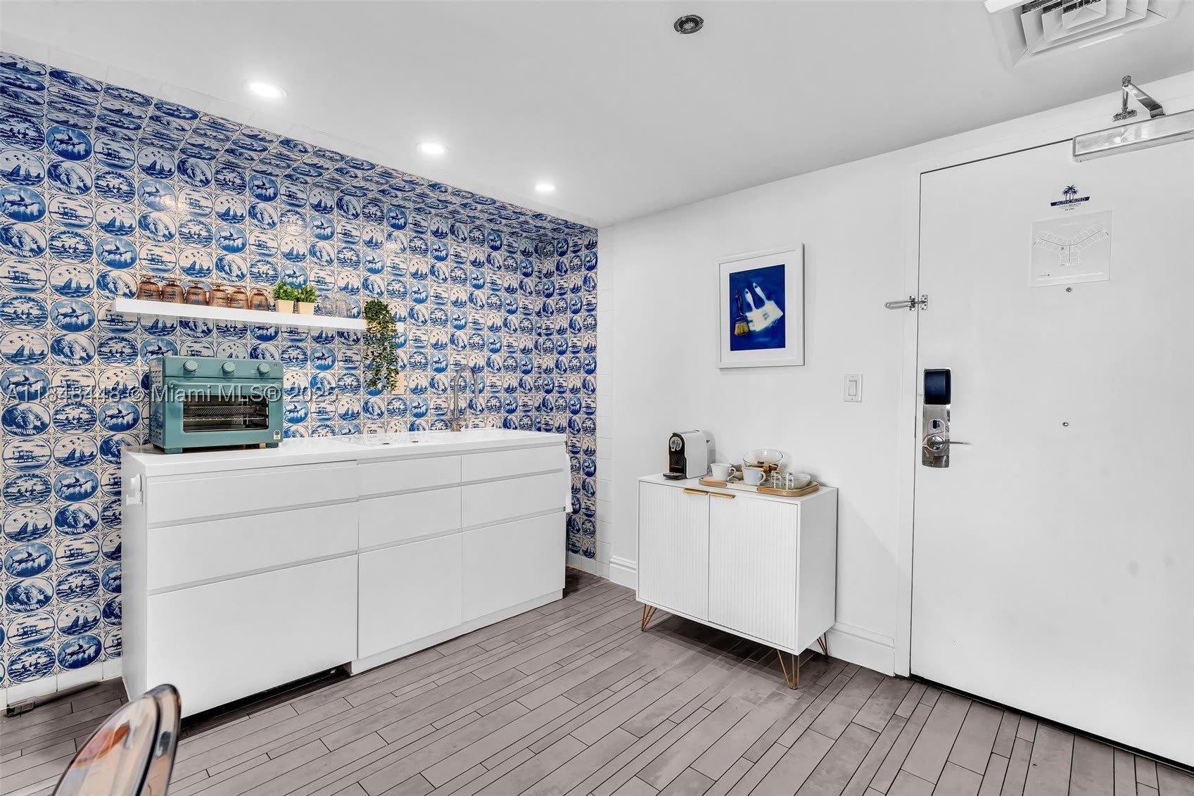 1100 West Ave – photo 5
