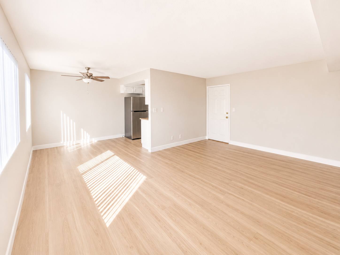 515 E Elmwood Ave – photo 1