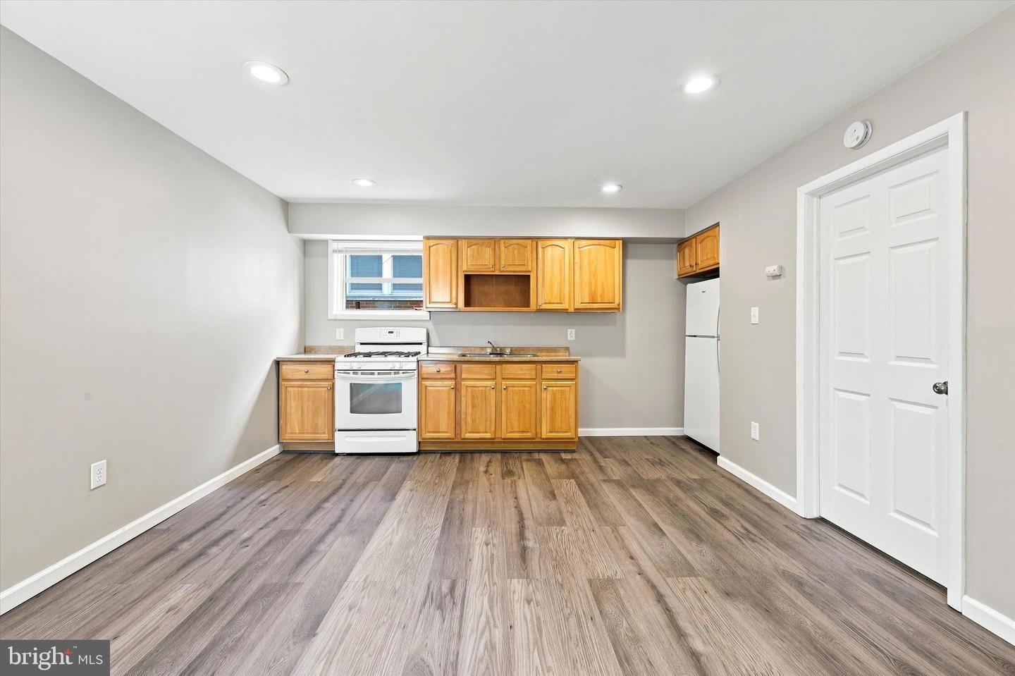 327 POWHATTAN AVE #A – photo 2
