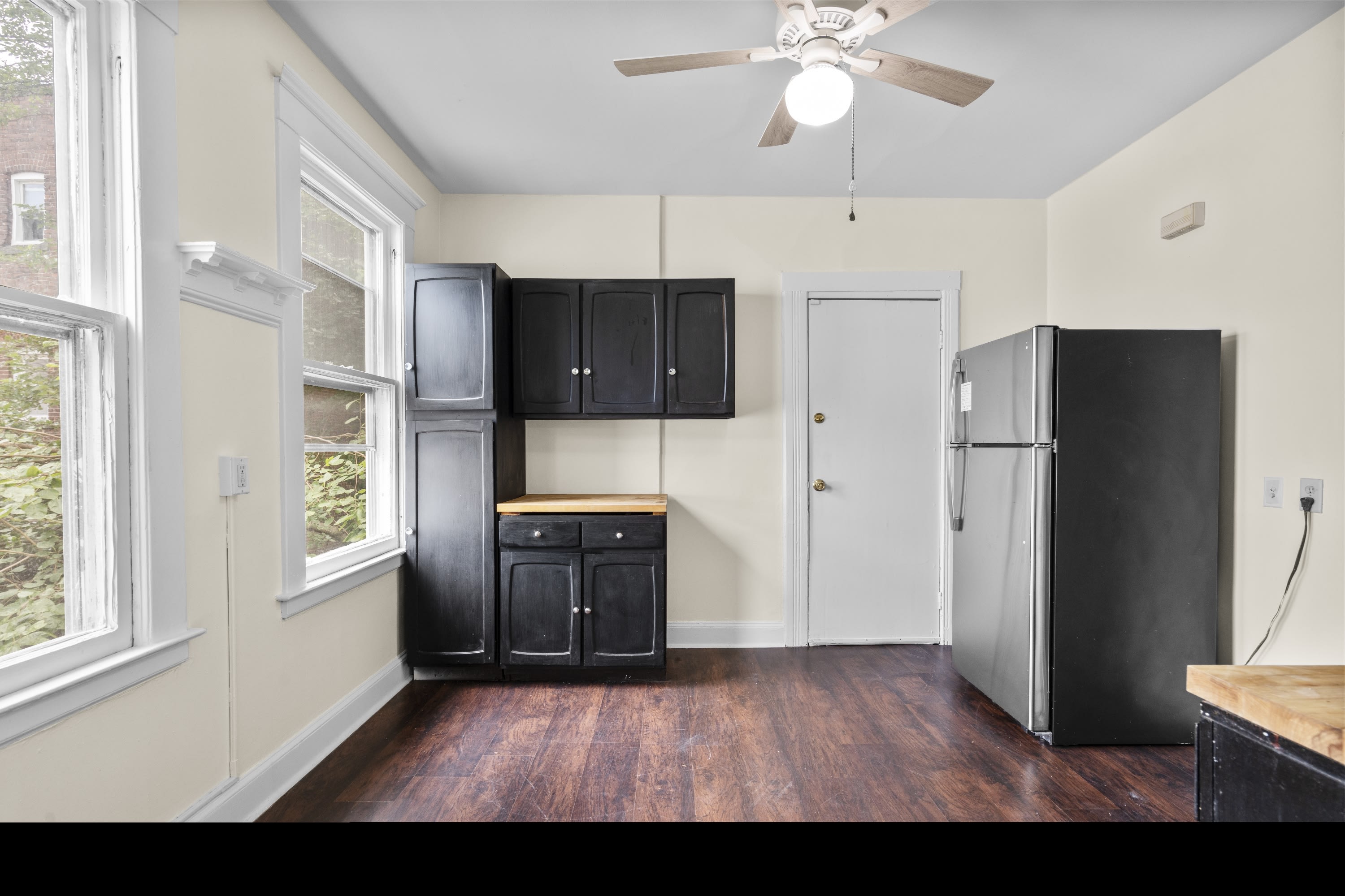 144 Gilbert Avenue, Unit 2 – photo 3