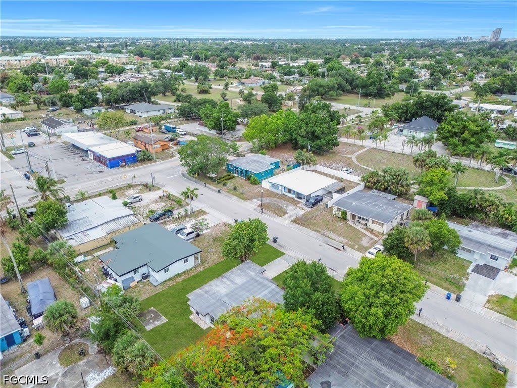 1527 Gardenia Avenue – photo 3