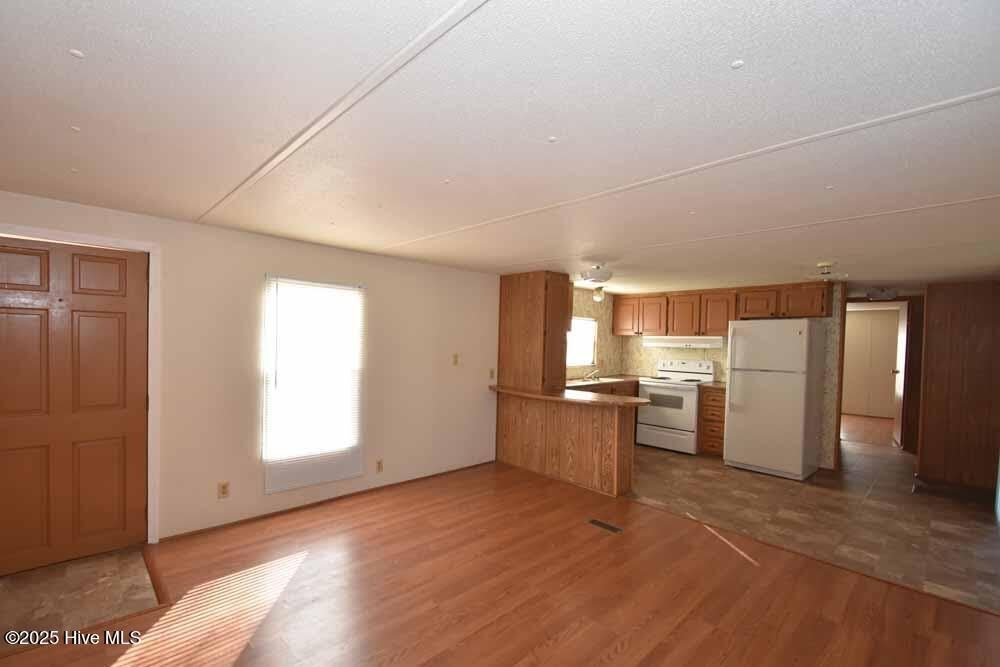 1411 Diamond Lane – photo 4