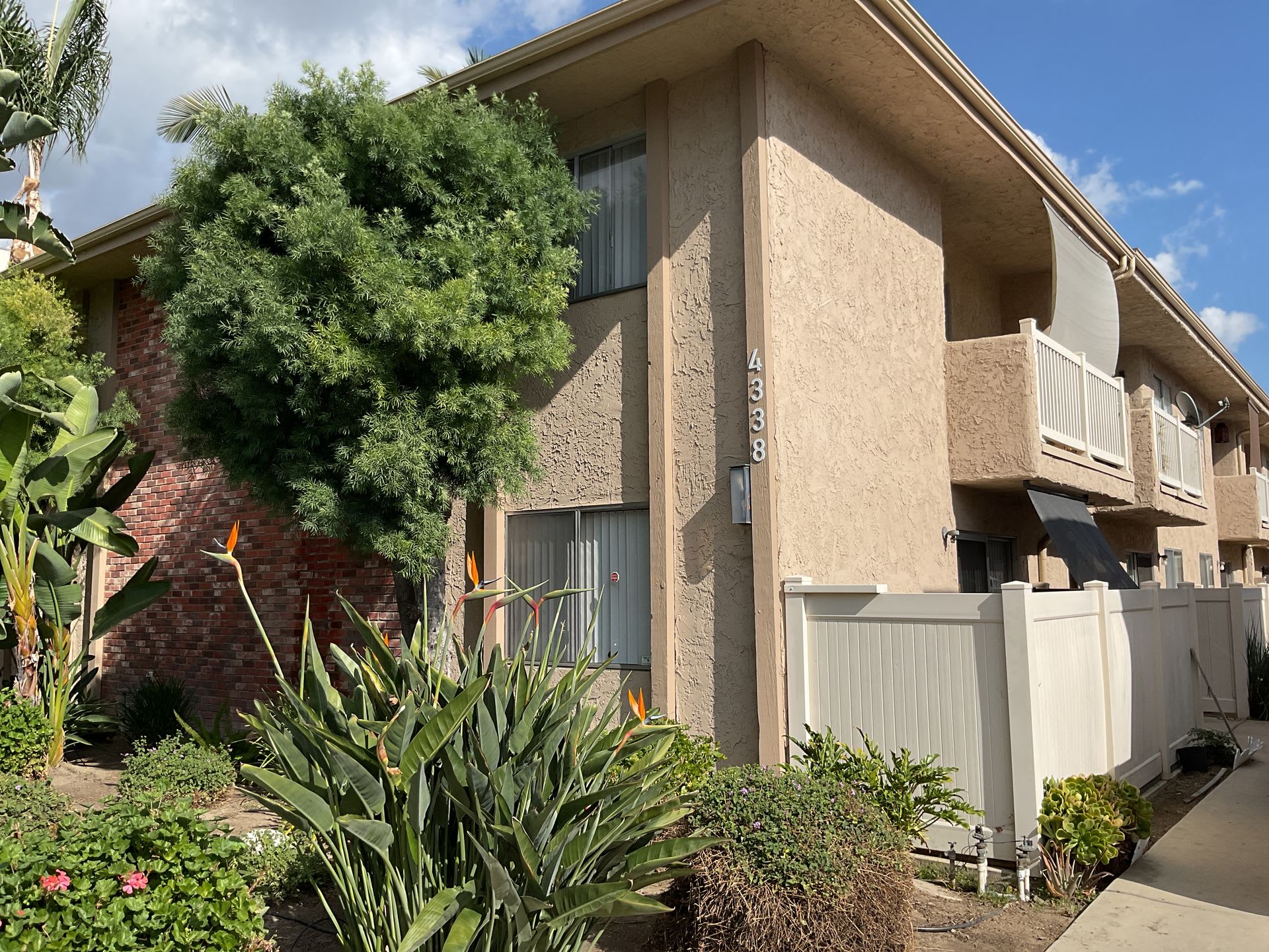 4338 Mammoth Ave Apts – photo 1