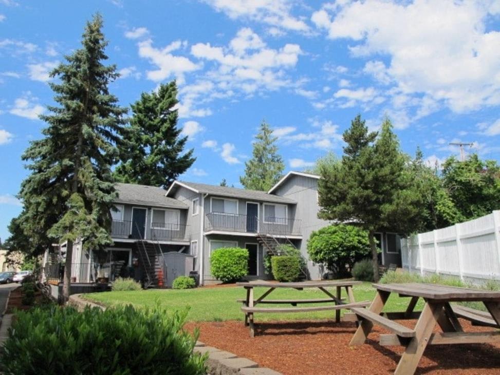 Crestwood Courts – photo 2