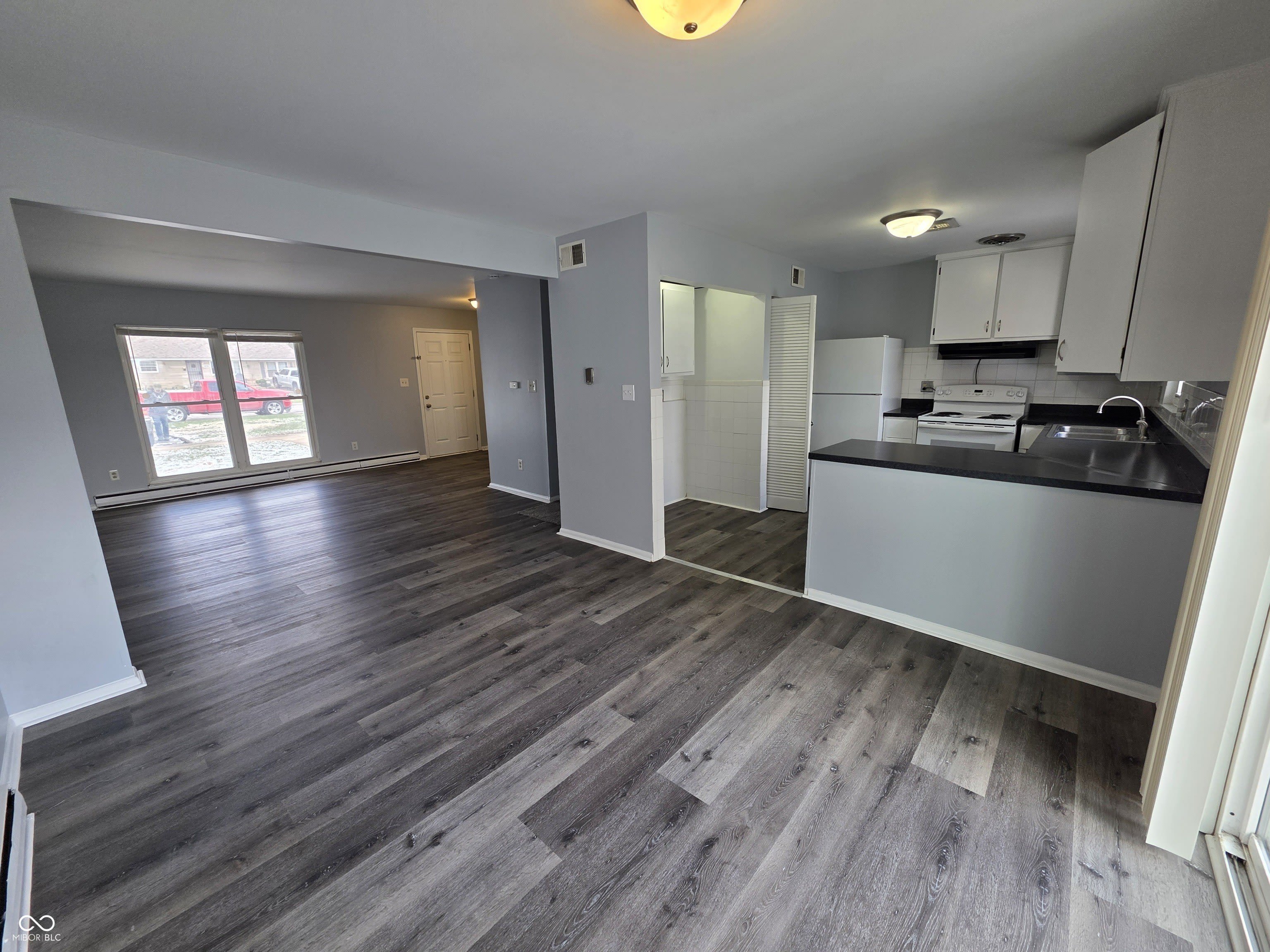 3821 Biscayne Road – photo 4
