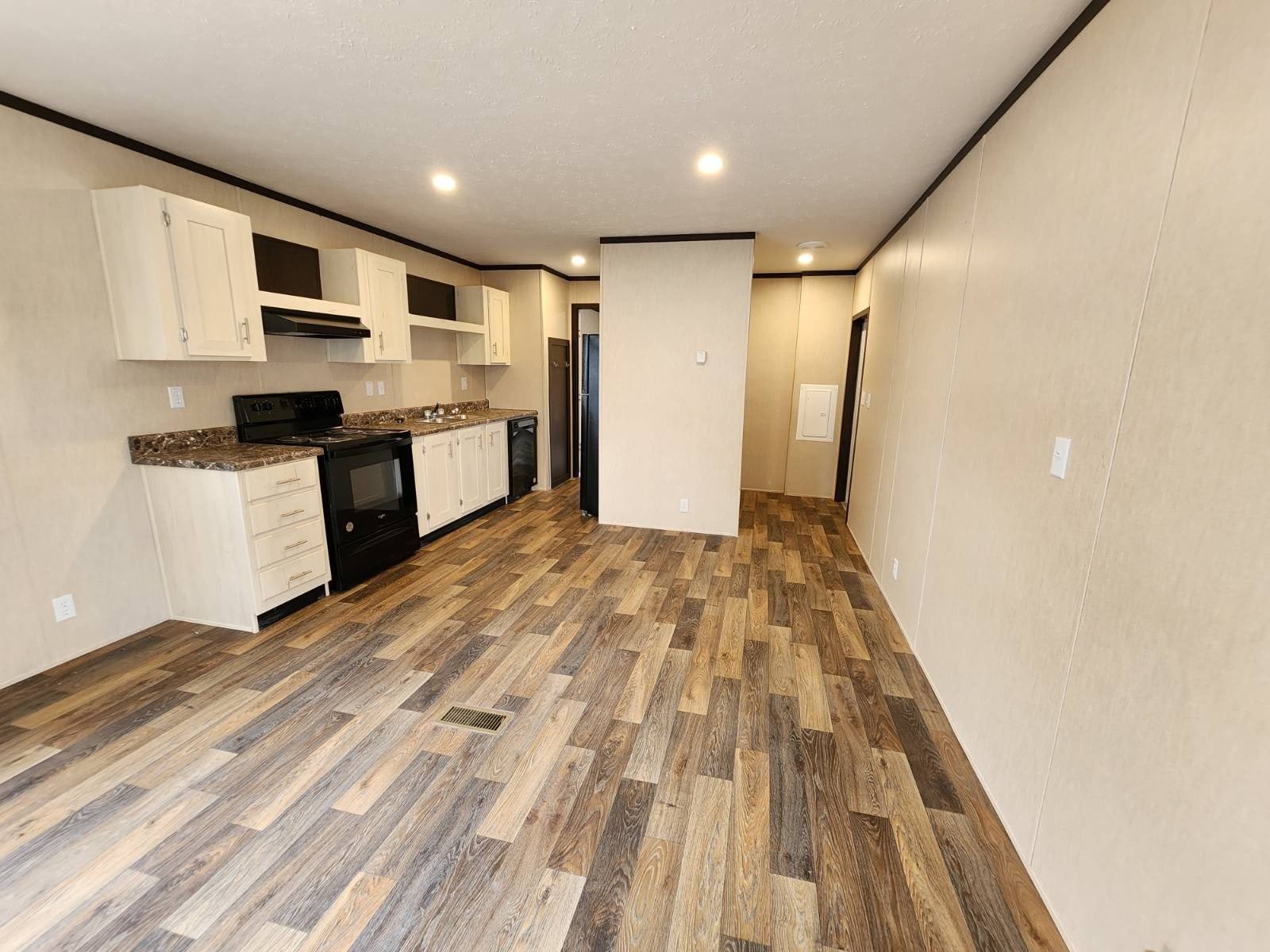 6876 Marilane Street – photo 4