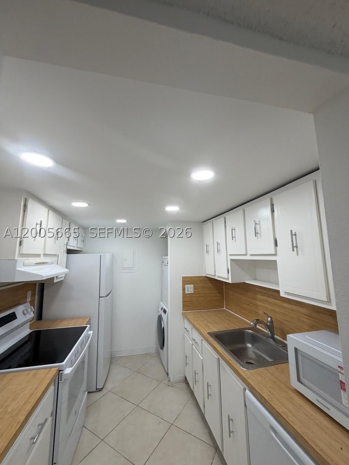 220 Lakeview Dr – photo 5