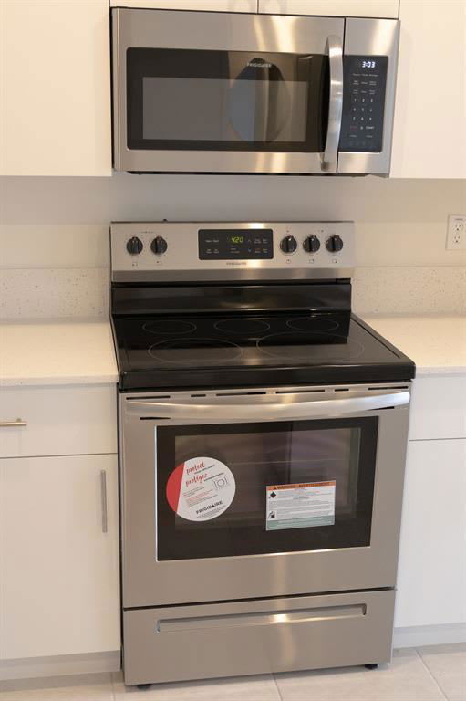 11833 Northwest 47th Manor – photo 5