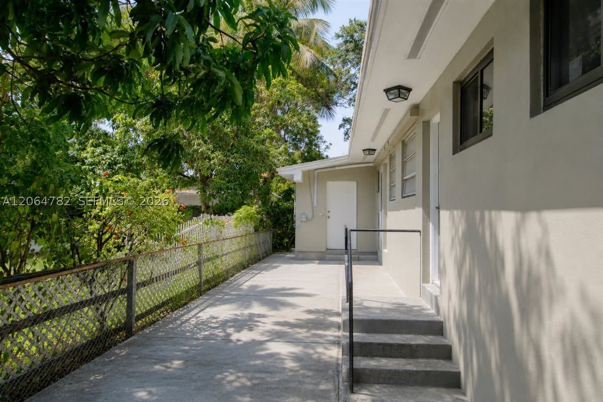 355 NE 55th Ter – photo 5