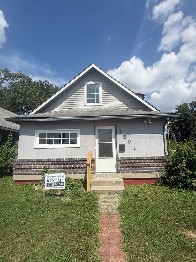 New Listing! 3 Bdrm/1.5 Bath – photo 1