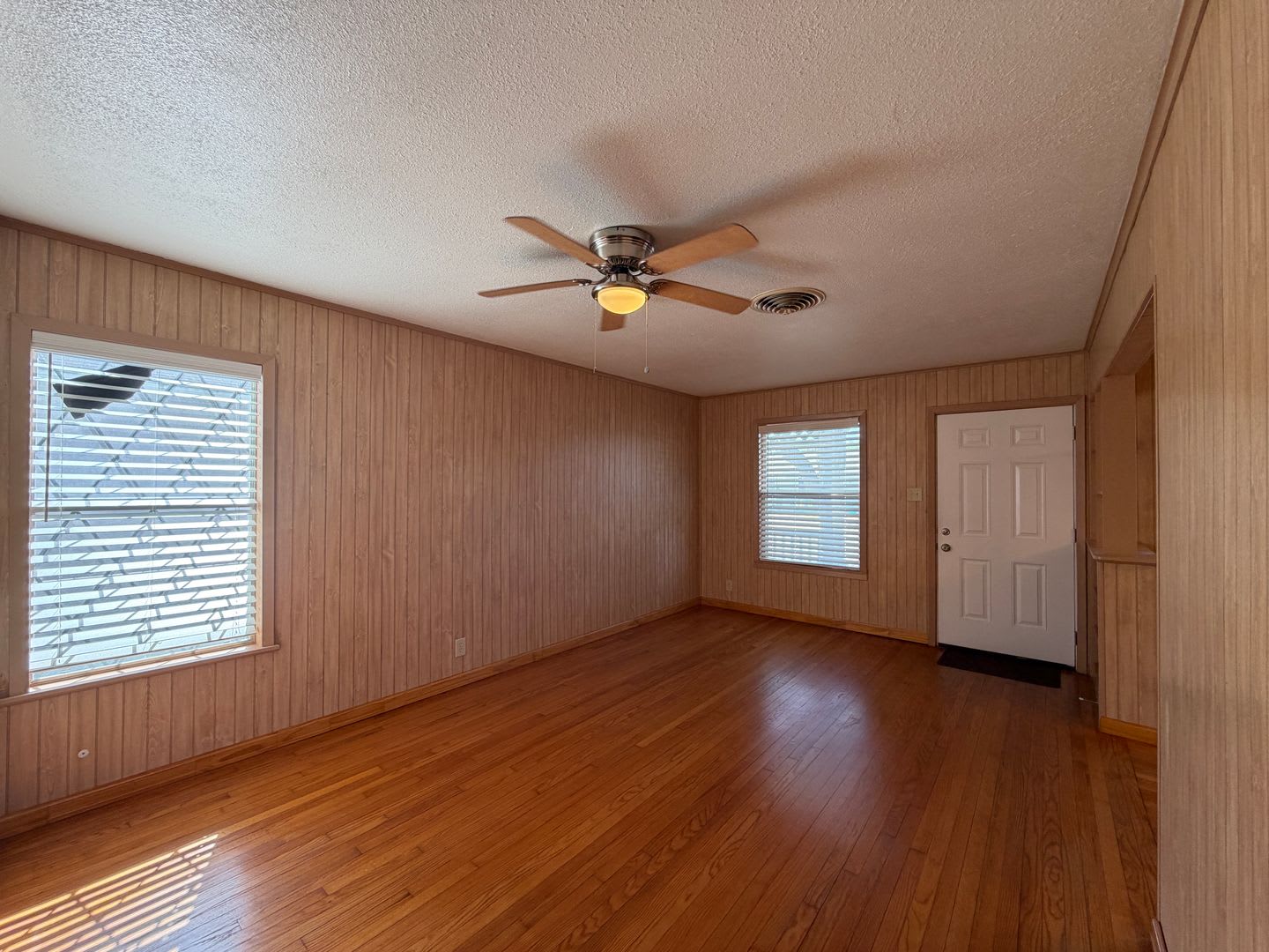 3 BEDROOM 2 BATH IN COLLIER PARK – photo 5