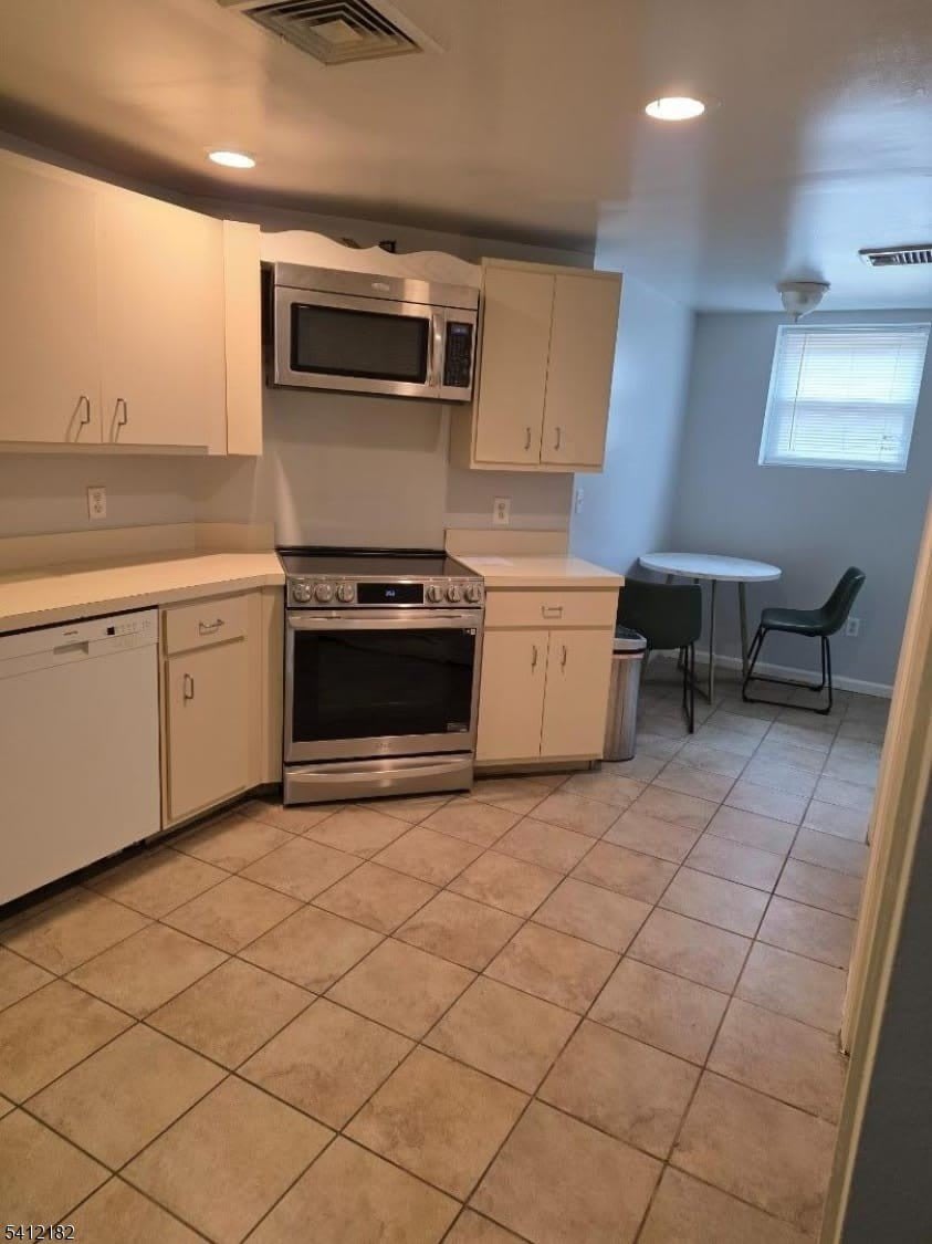 81 Western Ave – photo 4