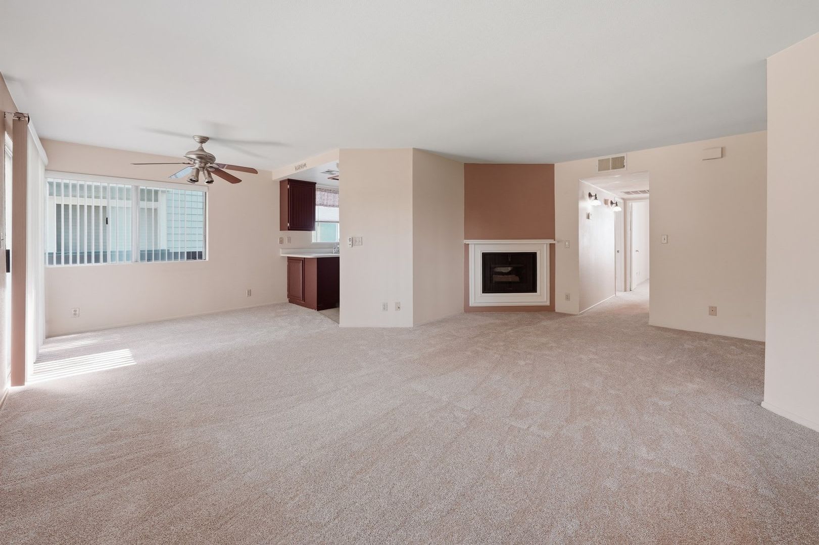 Great Location overlooking park and pool – photo 5
