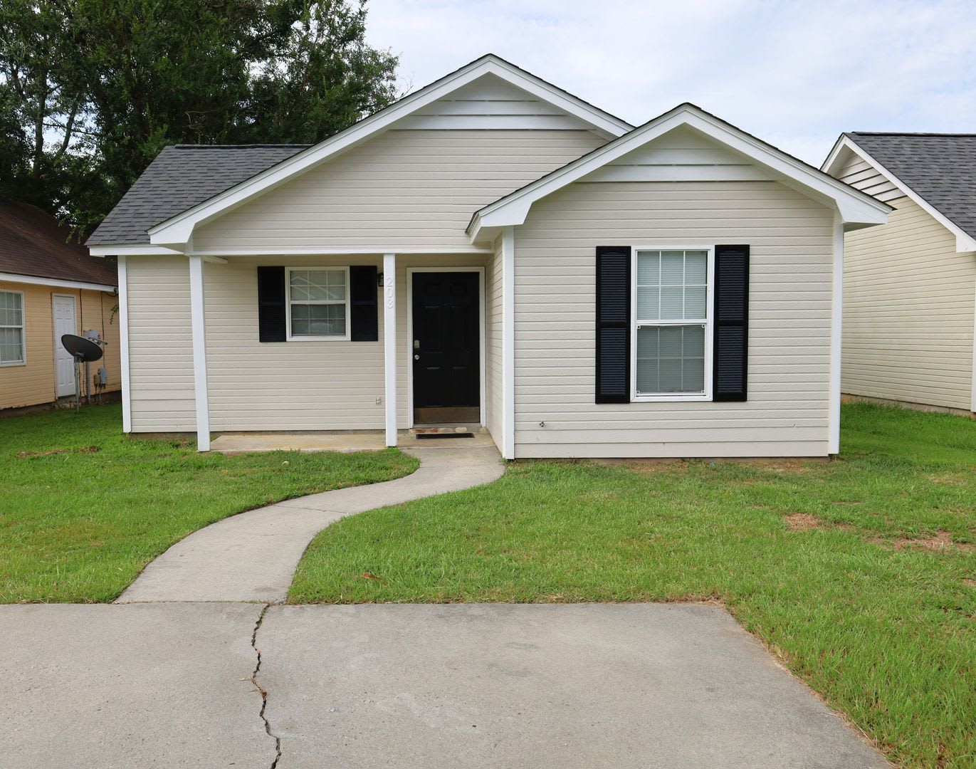 203 Blue Pool Drive – photo 1