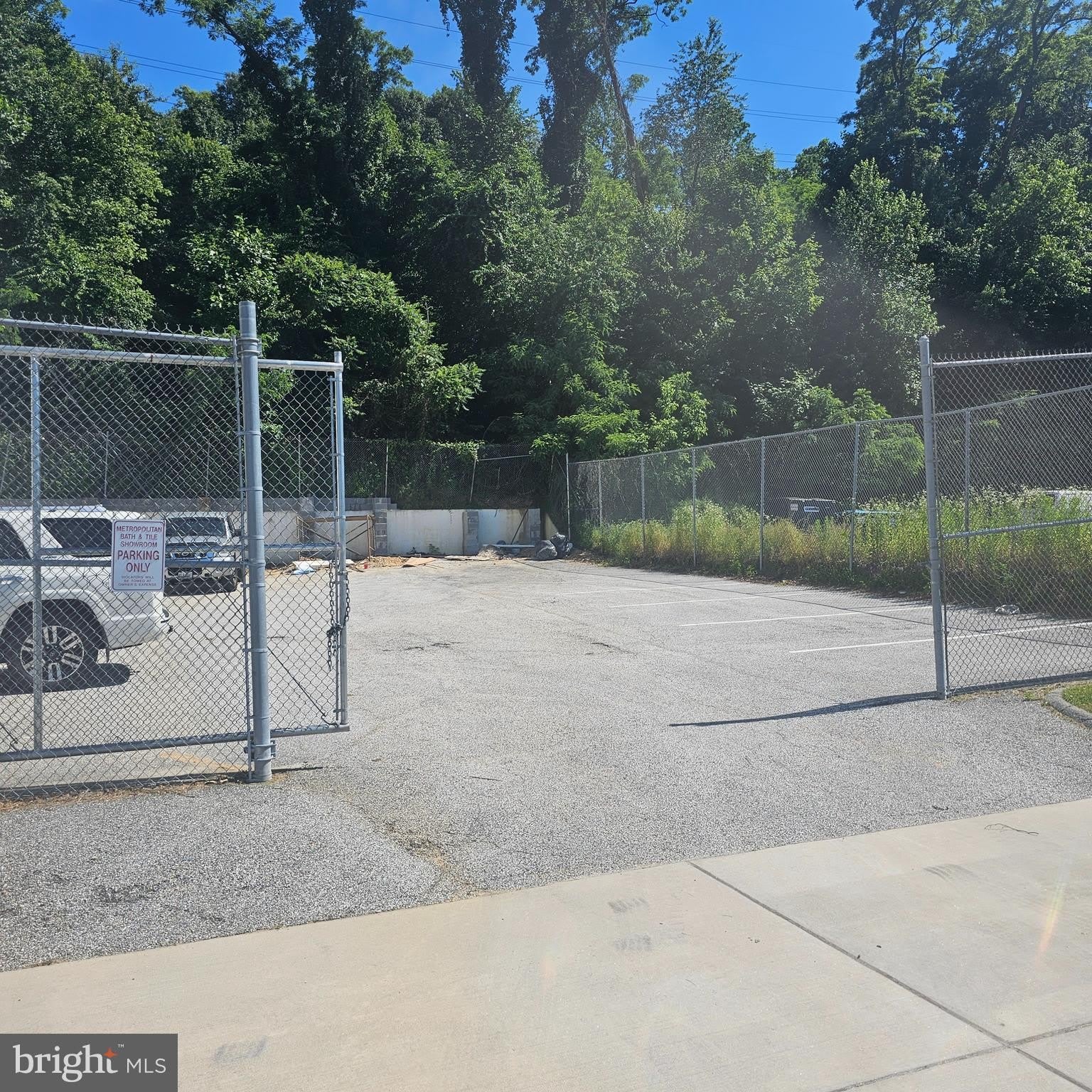1031 Cromwell Bridge Road – photo 2