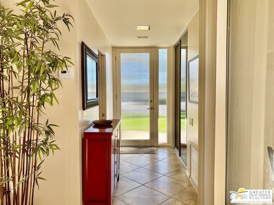 272 Desert Lakes Dr – photo 2