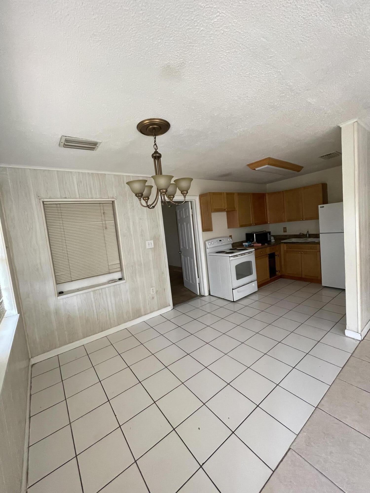 2801 Avenue E – photo 4