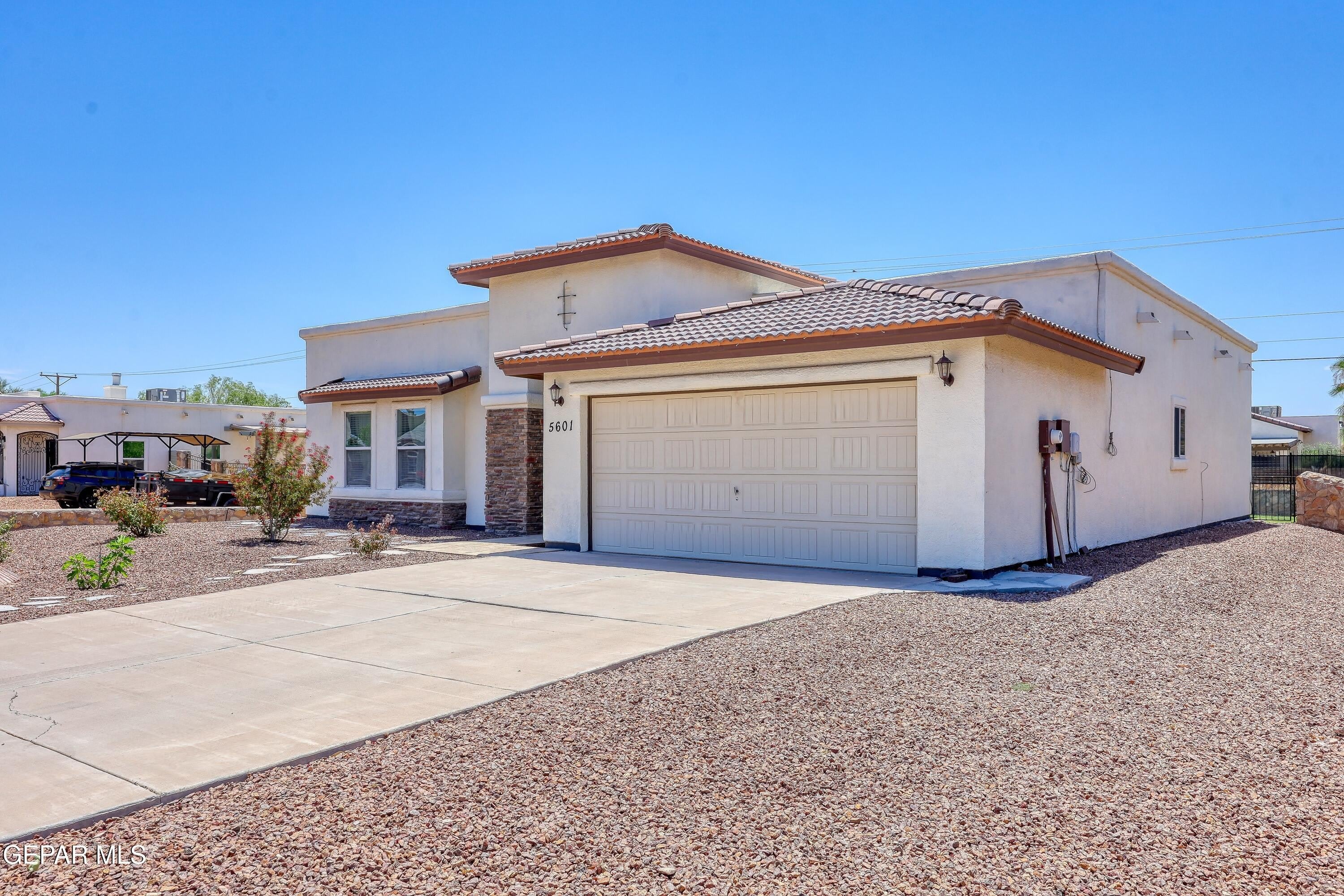 5601 VALLEY MAPLE Drive – photo 4