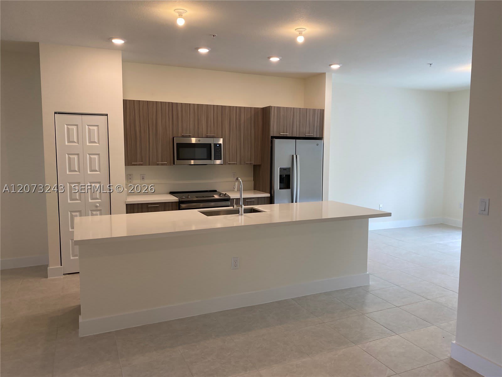 7915 Nw 104Th Ave – photo 3