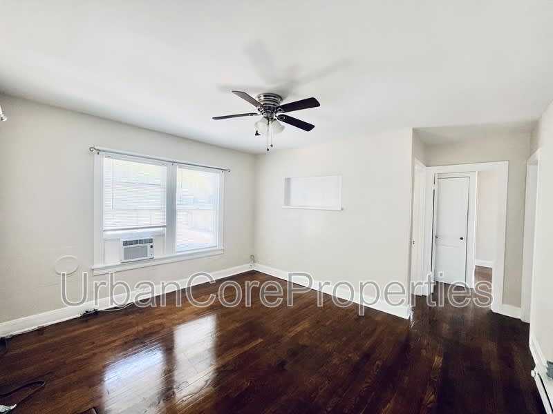 235 7th Ave N – photo 2