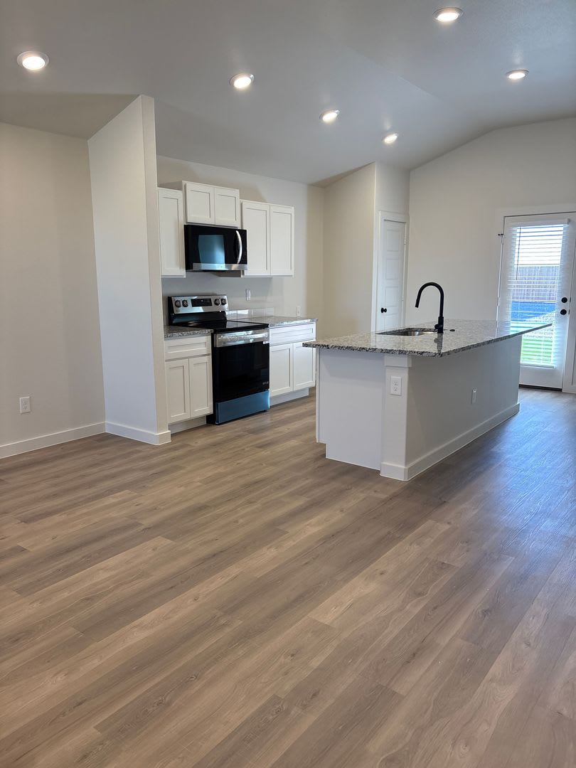 999 First Months Rent Brand New And Ready For You – photo 2