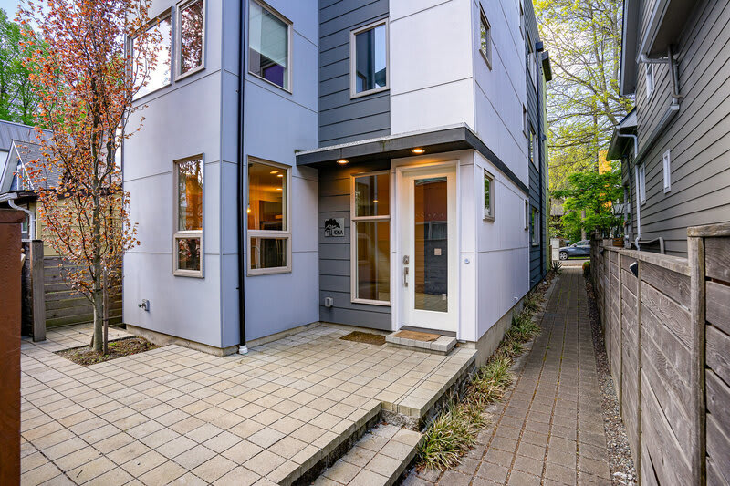 426 26Th Ave S – photo 1