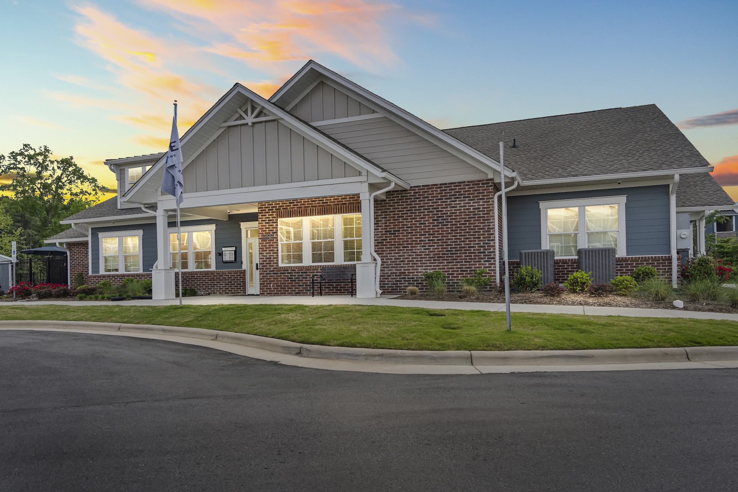Spire Apartments – photo 1