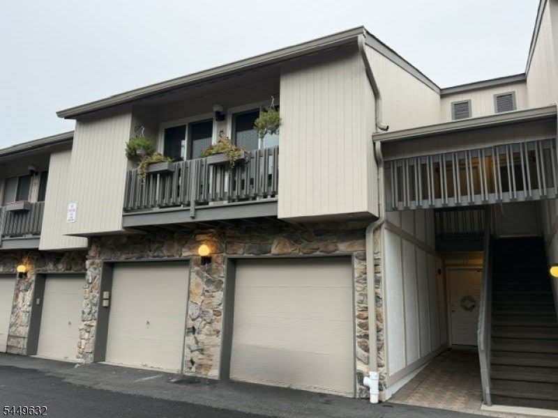 24 Mcchesney Ct – photo 3