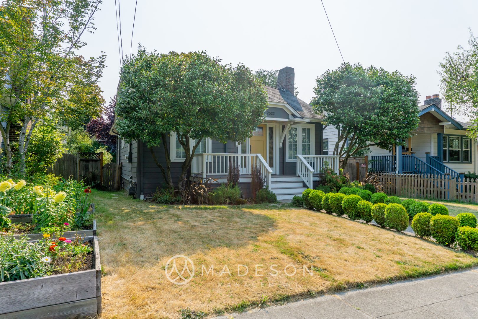 Beautiful Remodeled House with Fenced Yard in Maple Leaf – photo 3