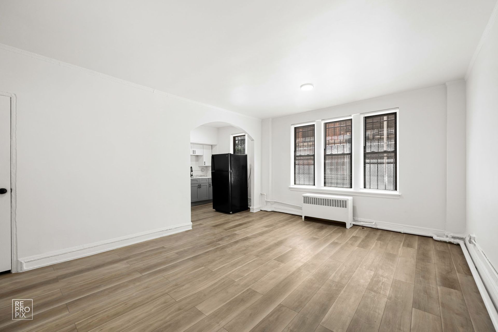 6751 S Jeffery Apartments – photo 5