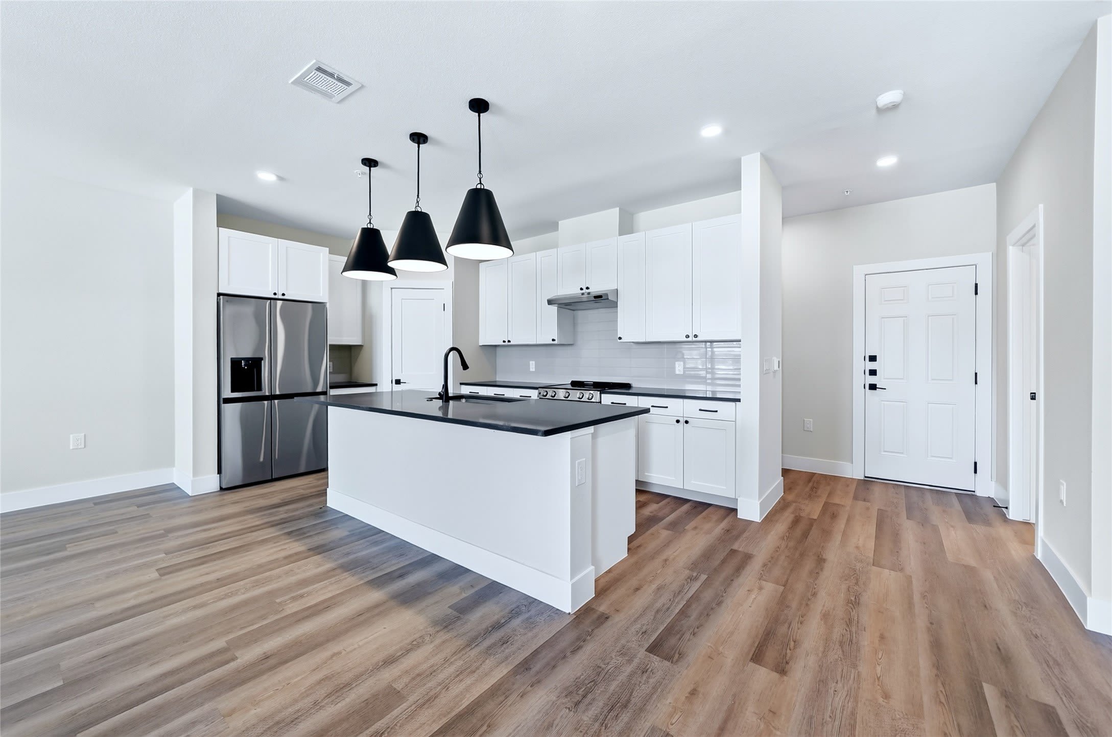 2906 Woodland Street – photo 3