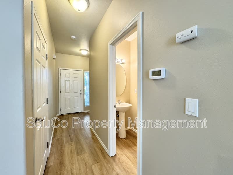 4572 Southeast Olivewood Street – photo 4