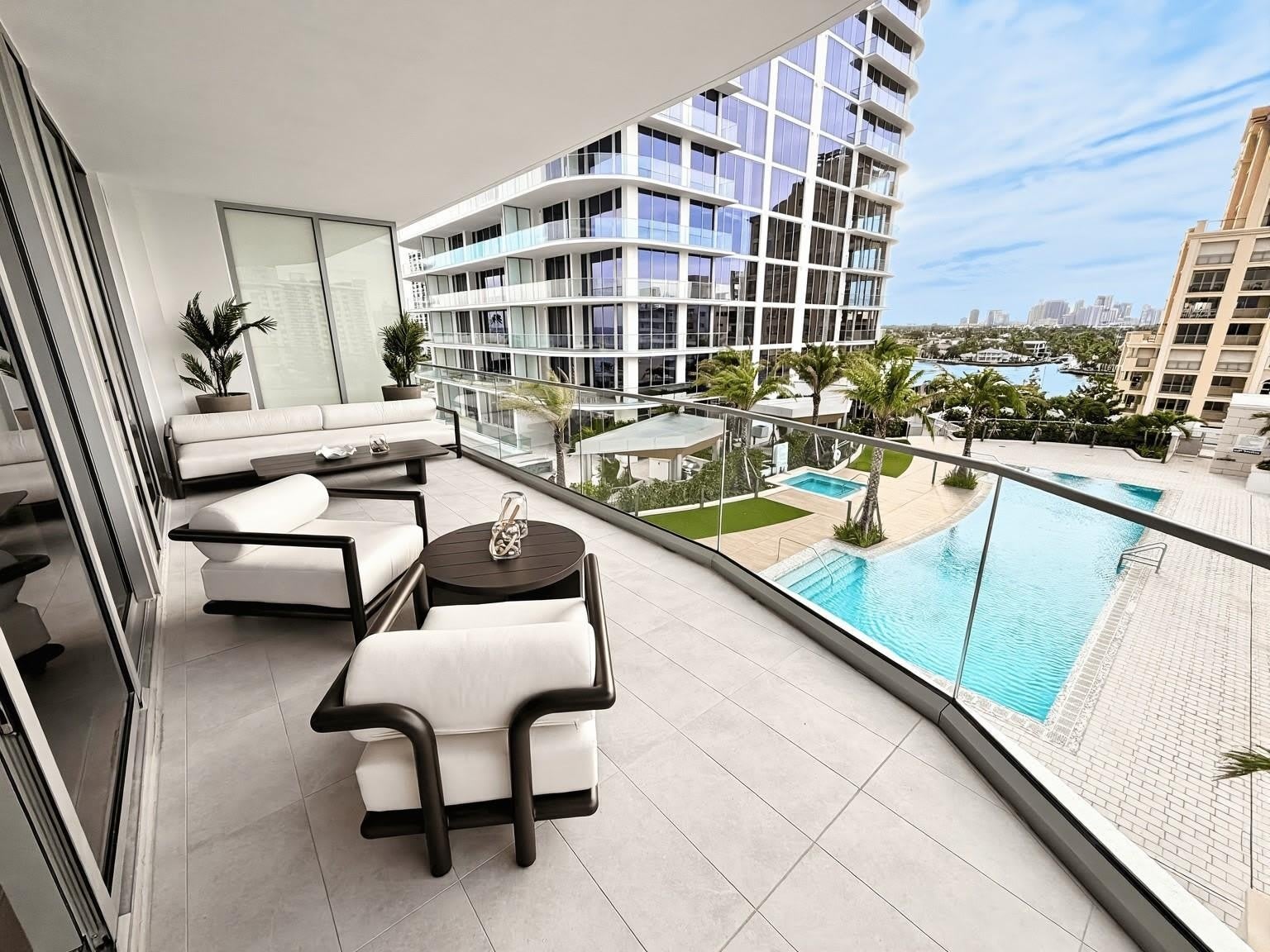 151 N Seabreeze Boulevard – photo 1