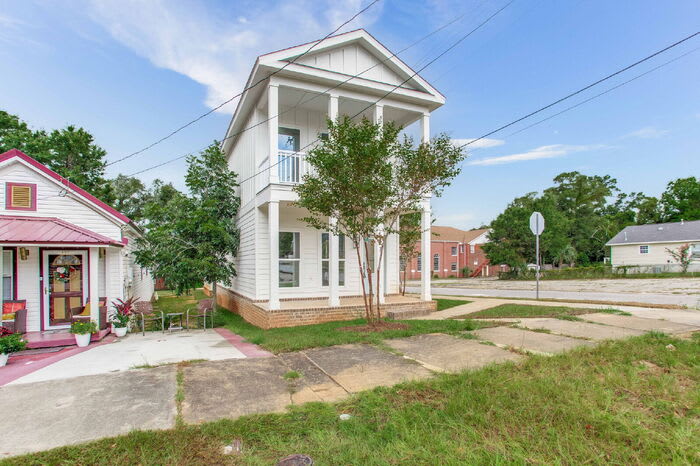923 West Belmont Street – photo 1
