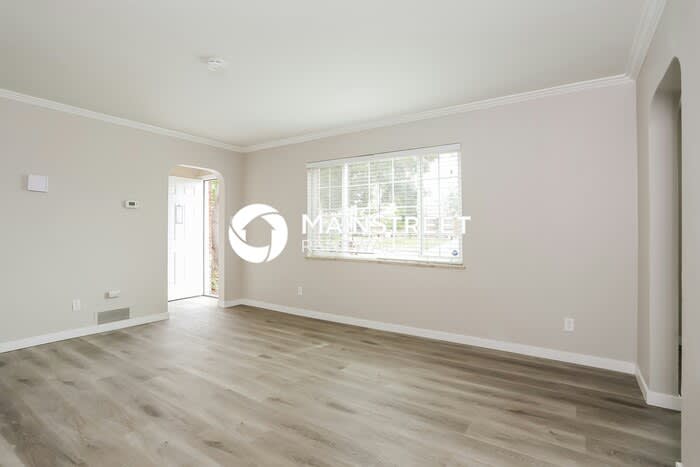 9171 Vine Street – photo 5
