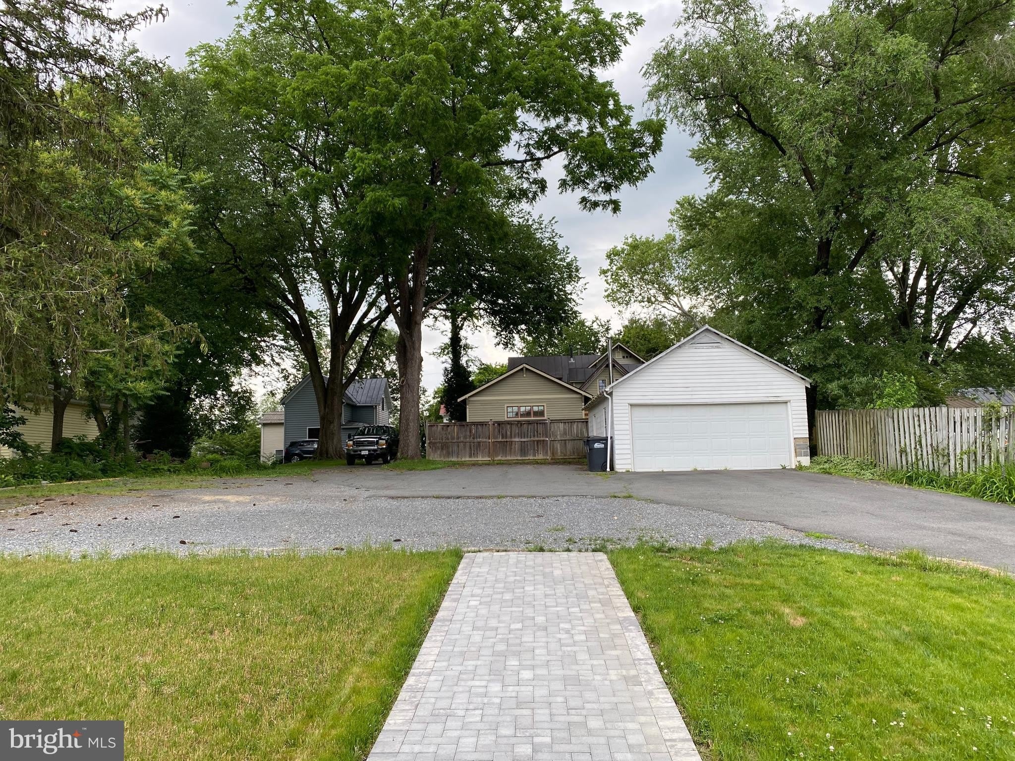 150 N Hatcher Avenue – photo 5