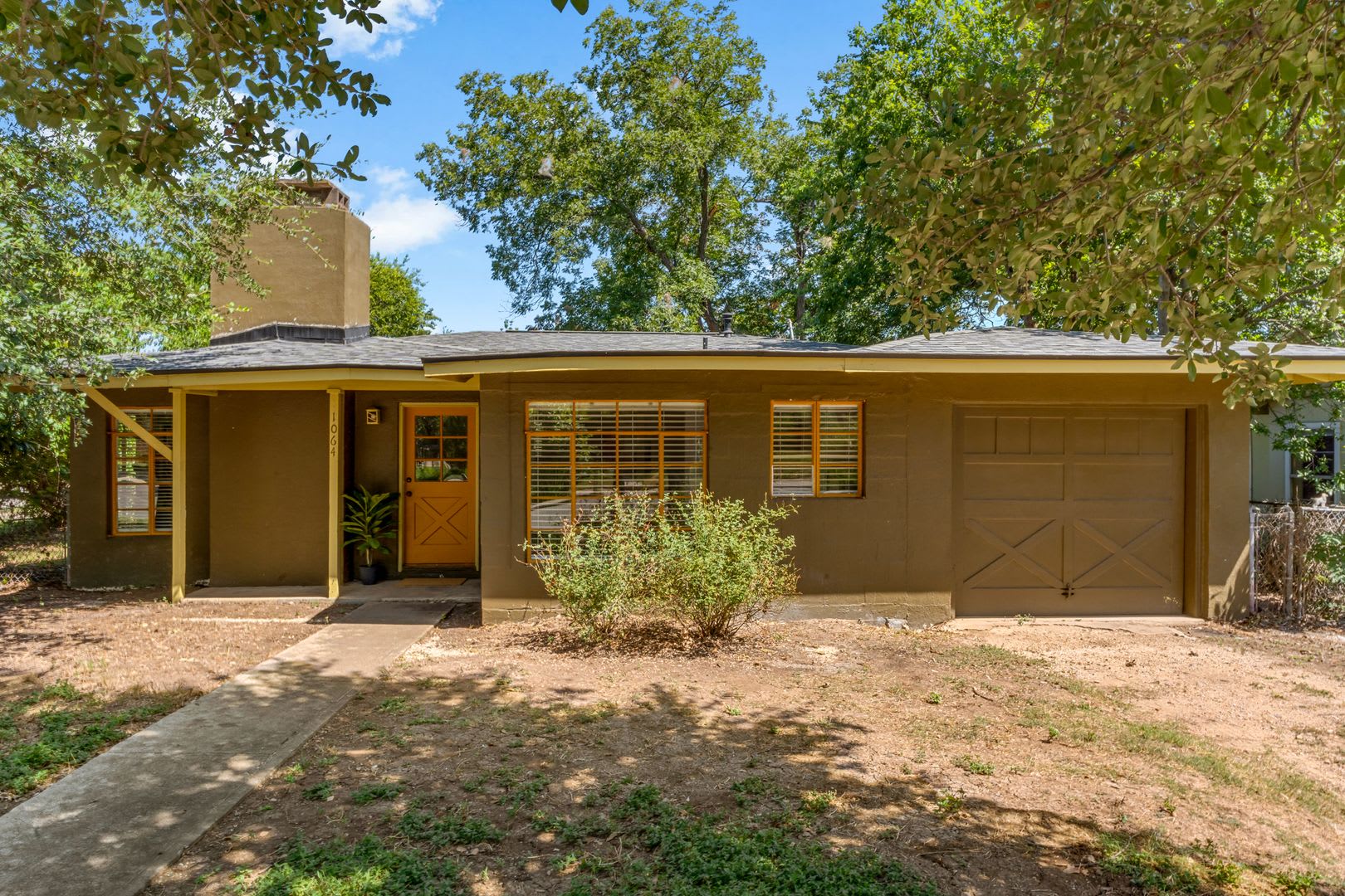 Single Family Home on Sycamore – photo 1