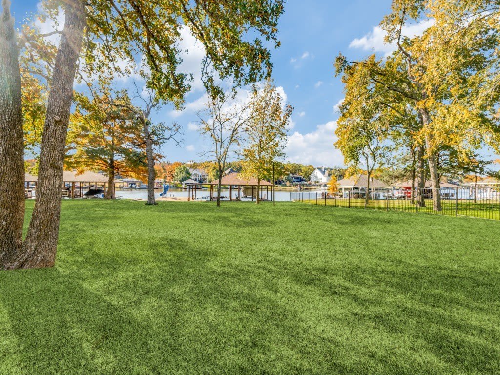 504 Kiowa Drive E – photo 2