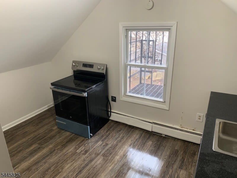 233 Pine St – photo 4