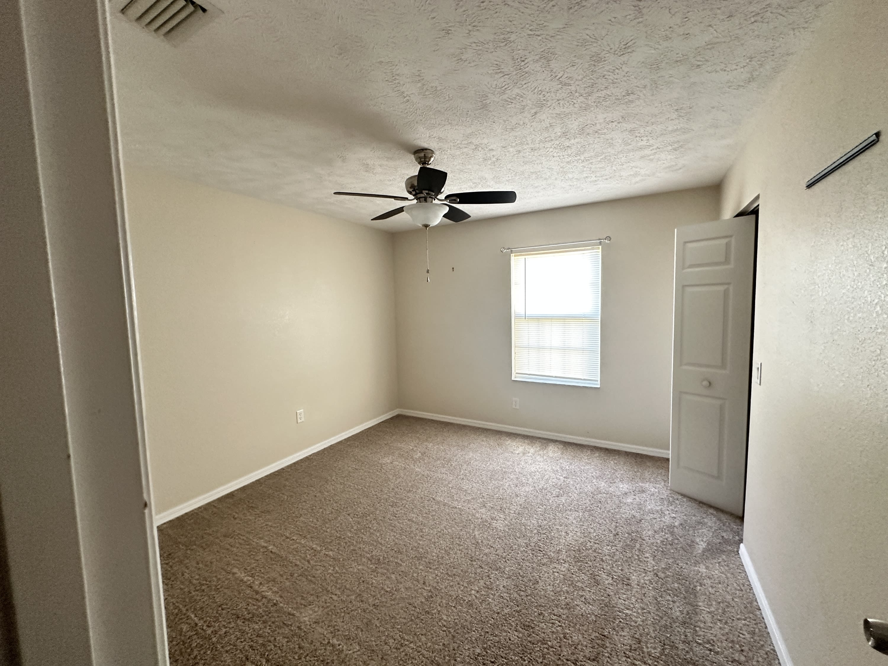 5953 NE 62nd Court Rd – photo 5