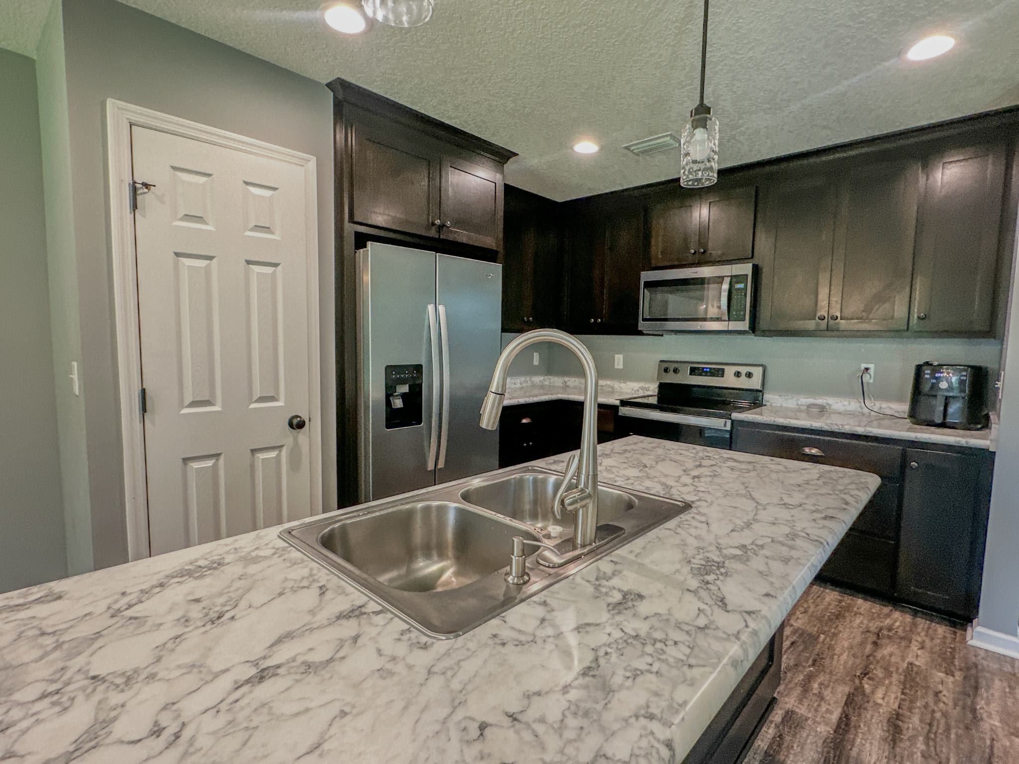 1206 Lynn Terrace – photo 4