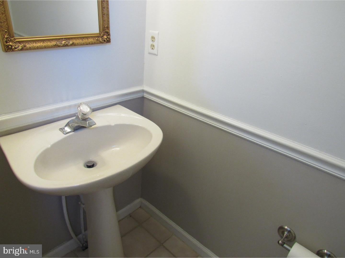 421 WOODSTOCK Lane – photo 2