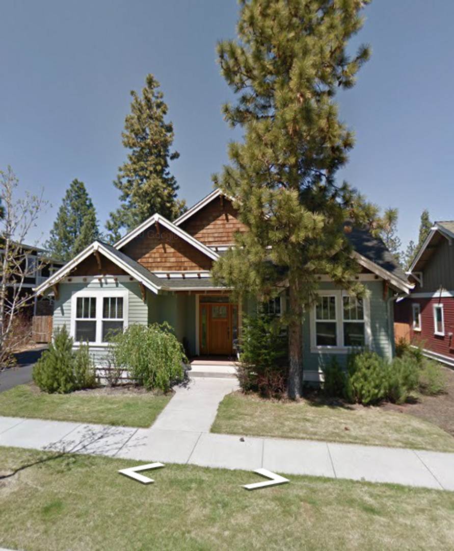 Picturesque 3 Bed/2 Bath Craftsman in Northwest Bend! 2564 NW Shields – photo 1