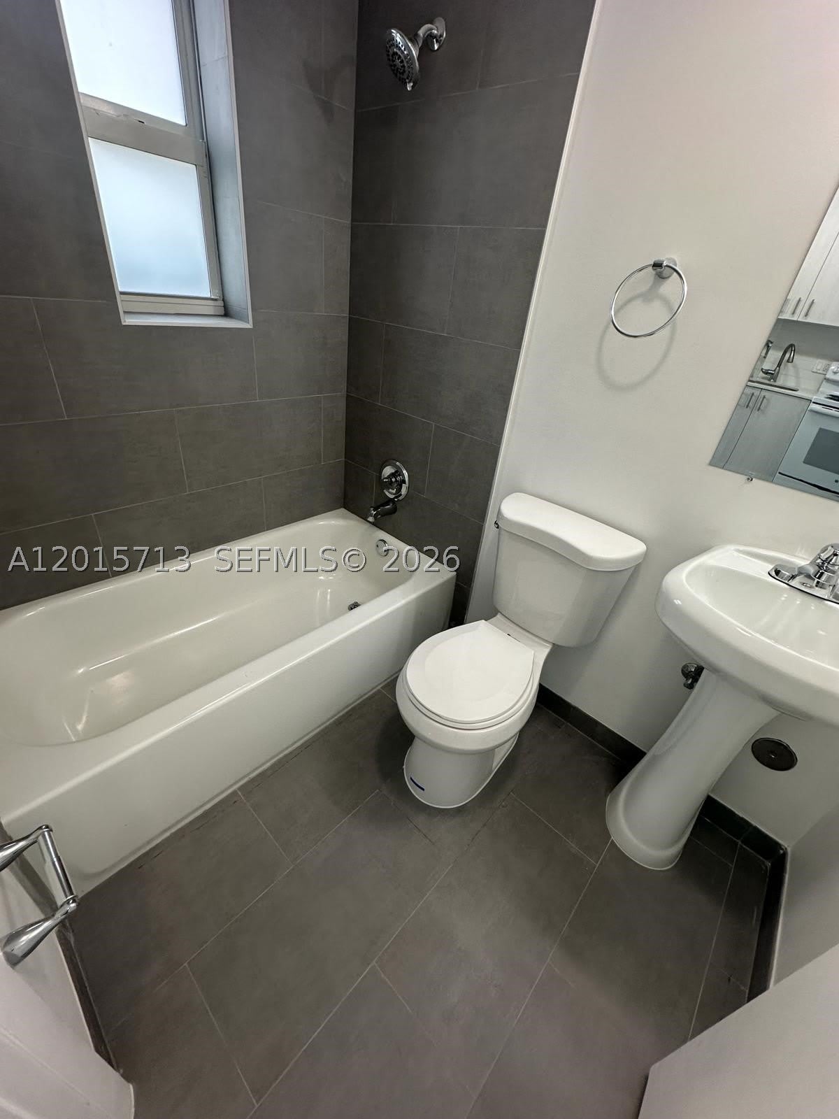 1535 NW 1st Pl – photo 4