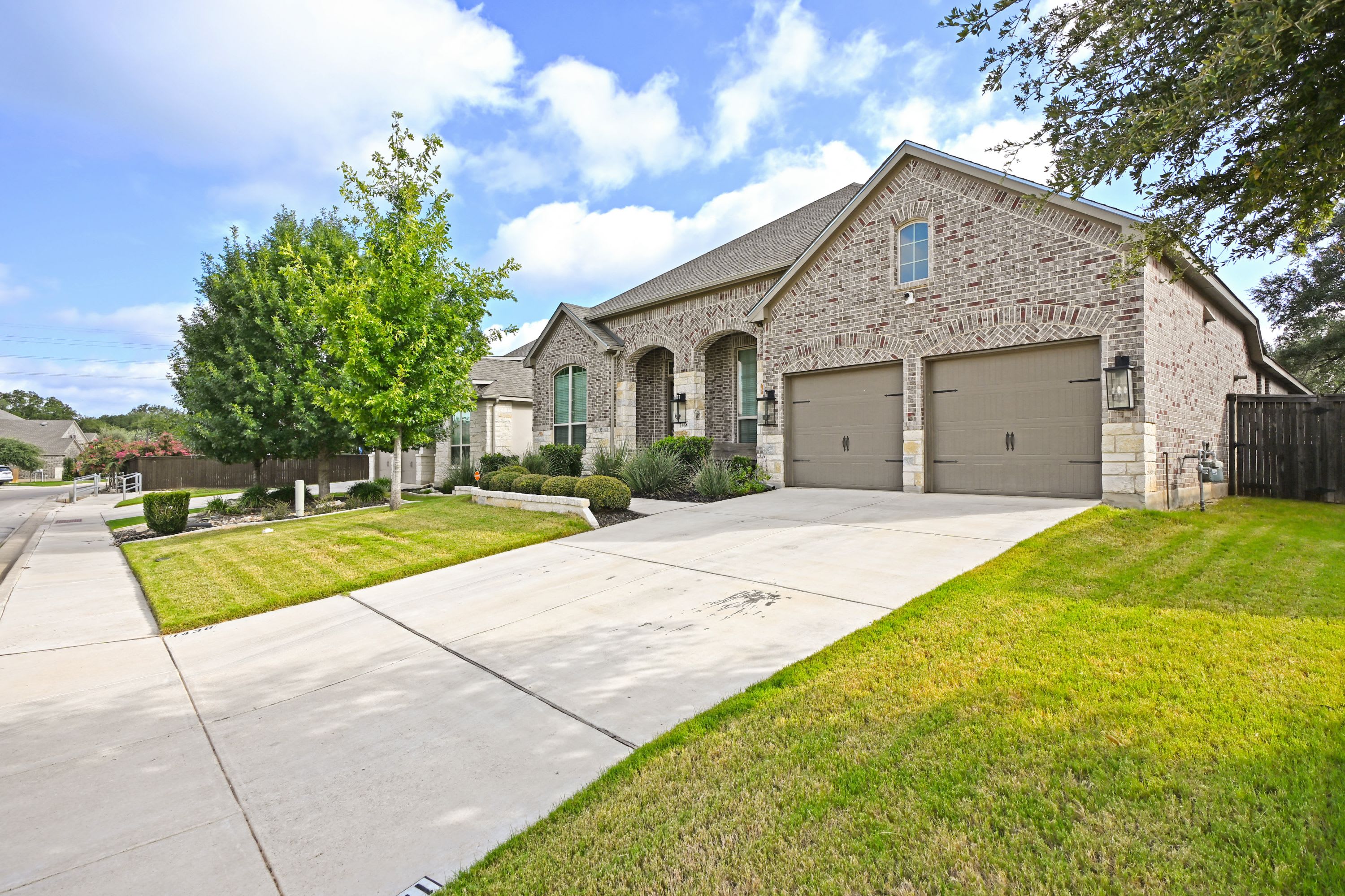 1438 Oaklawn Drive – photo 2