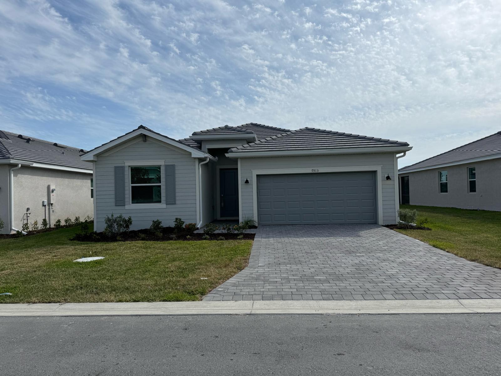 7913 Lakes Edge Ln – photo 1