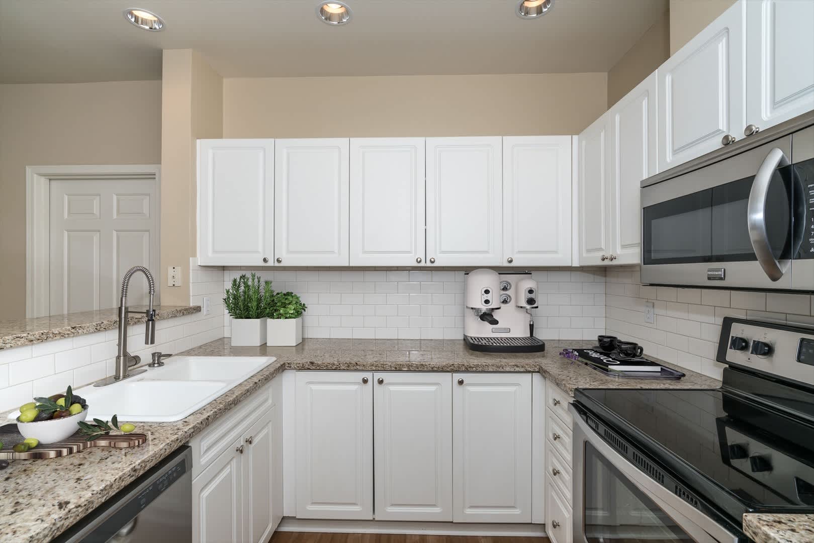 530 2nd Ave – photo 5